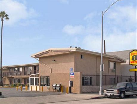 Super 8 Los Angeles-Culver City Area