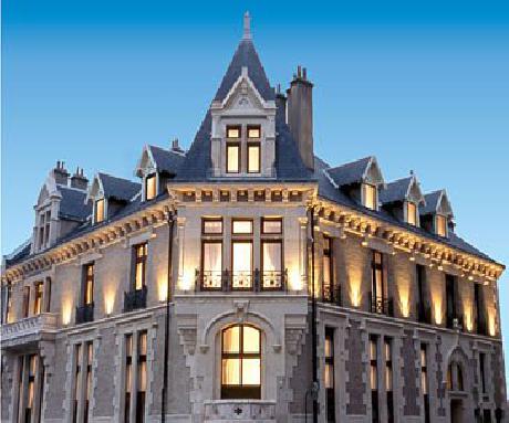 PRIVILODGES CHATEAU PERRIN