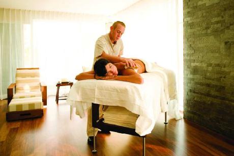 Edgewater Beach Hotel