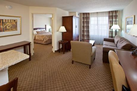 Staybridge Suites INDIANAPOLIS-AIRPORT