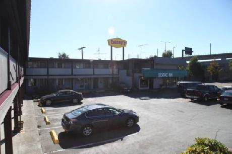 SEATAC INN AND AIRPORT PARKING