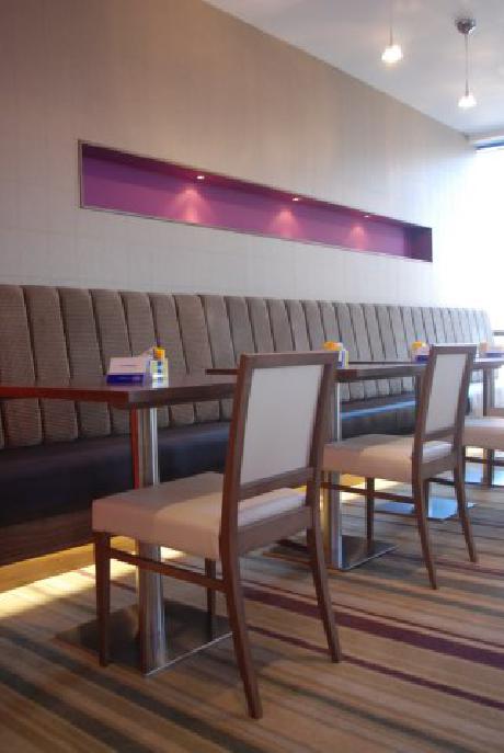 Holiday Inn Express LONDON - NEWBURY PARK