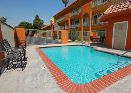 Quality Inn & Suites Near Knott's Berry Farm