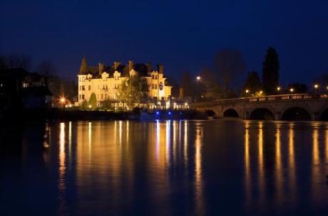 Thames Riviera Hotel