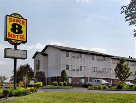 Super 8 Milwaukee - Airport