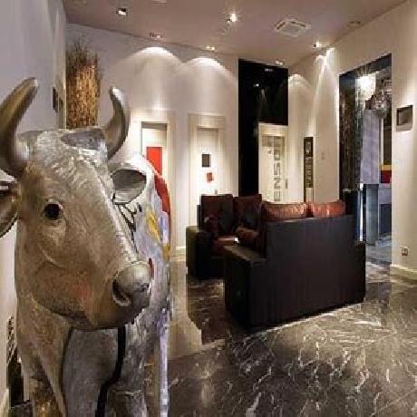 Petit Palace Art Gallery