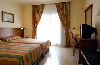 COURTNEY Aff Spa Meson de la Luna