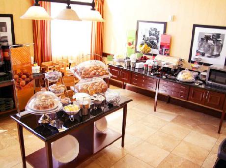 Hampton Inn  Suites Los Angeles Burbank Airport