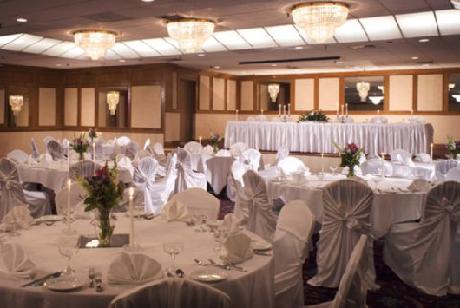 Four Points by Sheraton Hotel & Suites Allentown Airport