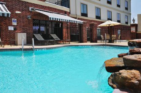 Holiday Inn Express Hotel & Suites SEALY