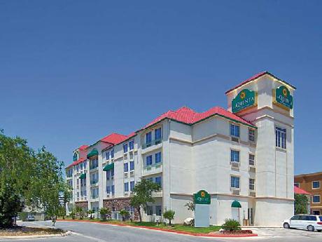 La Quinta Inn & Suites San Antonio North Stone Oak