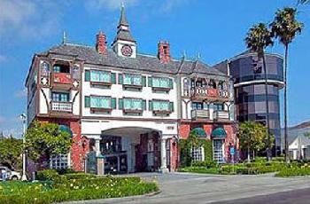 Anaheim Camelot Inn   Suites