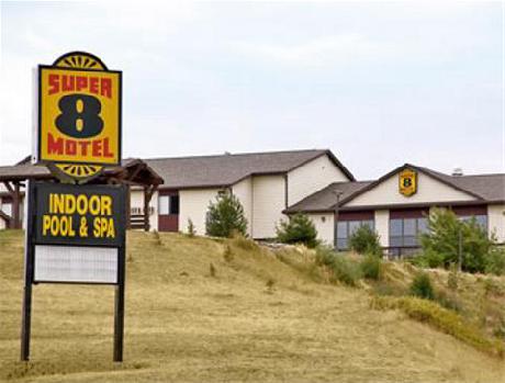 Super 8 Chamberlain SD