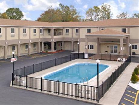 Days Inn and Suites Niagara Falls/Buffalo