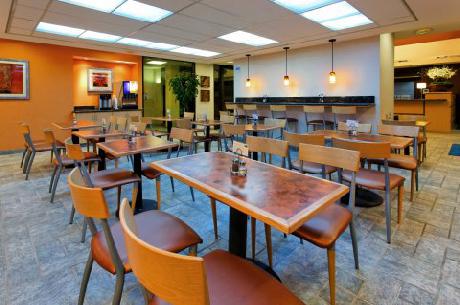 Holiday Inn Express Hotel & Suites SANTA CLARA - SILICON VALLEY
