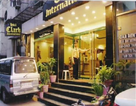 Hotel Clark International