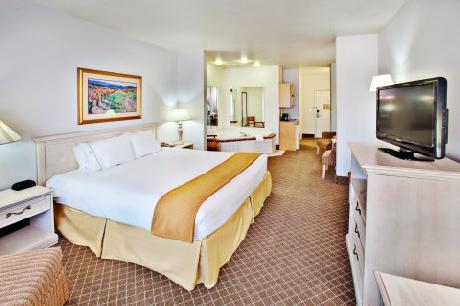 Holiday Inn Express Hotel & Suites AMES