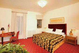 Hotel Schloss Moenchstein