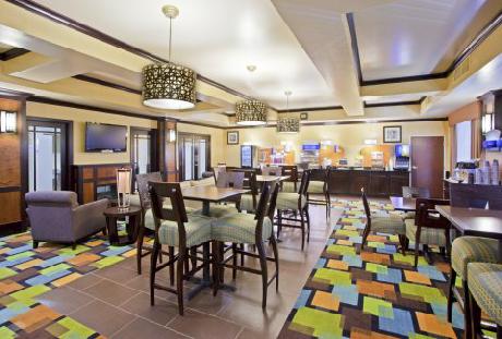 Holiday Inn Express Hotel & Suites VAN WERT