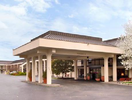 Baymont Inn and Suites Murfreesboro