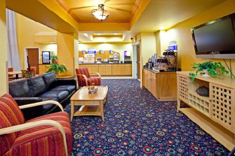 Holiday Inn Express Hotel & Suites LOUISVILLE SOUTH-HILLVIEW
