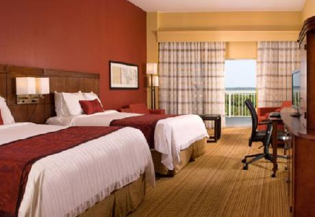 Courtyard Charleston Waterfront