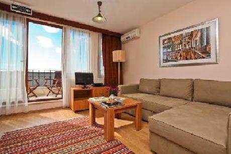 Three Apples Suites and Hotel