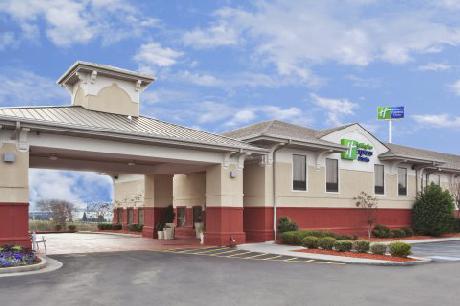 Holiday Inn Express Hotel & Suites CALHOUN