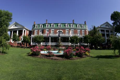 Martha Washington Hotel and Spa