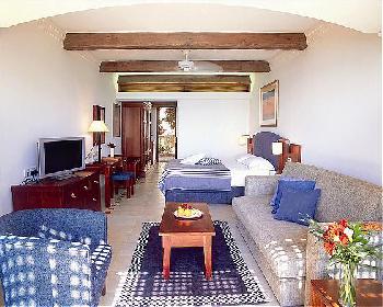 Columbia Pissouri Beach Hotel