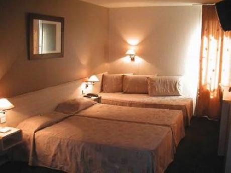 Kyriad - Orleans Saran