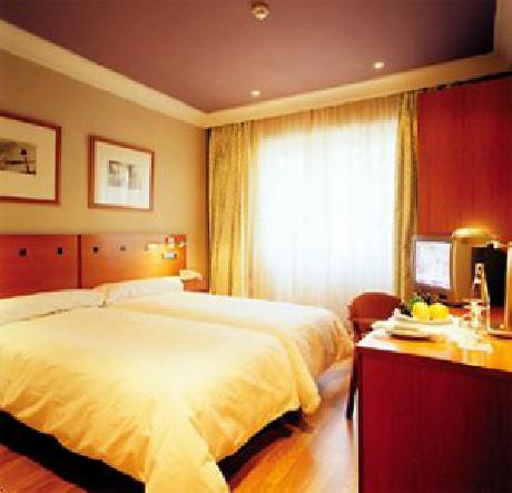 High Tech Prime Cliper Hotel