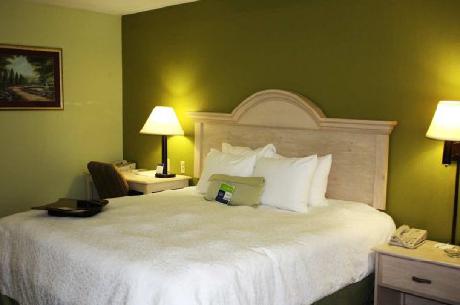 Hampton Inn JacksonPearlIntl Airport