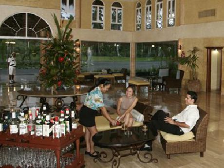 THE ROYAL SUITES TURQUESA BY PALLADIUM