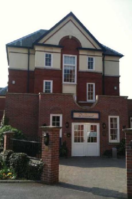 BEST WESTERN Deincourt Hotel