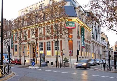 Courtyard Paris Boulogne