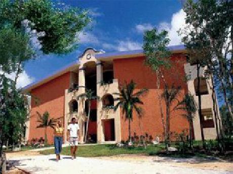 Grand Palladium Colonial Resort And Spa