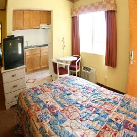 Glen Capri Inn And Suites  San Fernando Rd