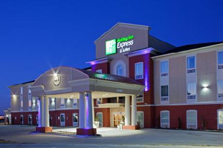 Holiday Inn Express Hotel & Suites ALVARADO