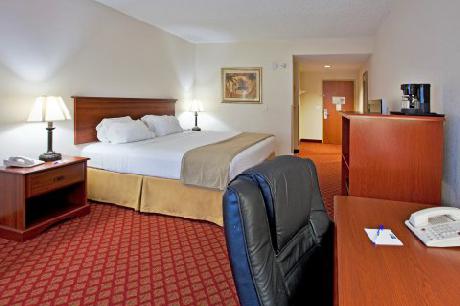 Holiday Inn Express Hotel & Suites SILVER SPRINGS-OCALA