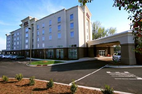 Hampton Inn  Suites CharlotteAirport