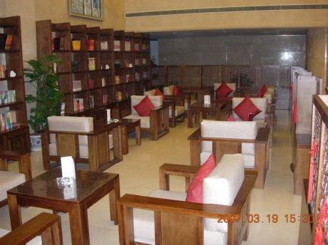 Phoenix Palace Lakeview Hotel