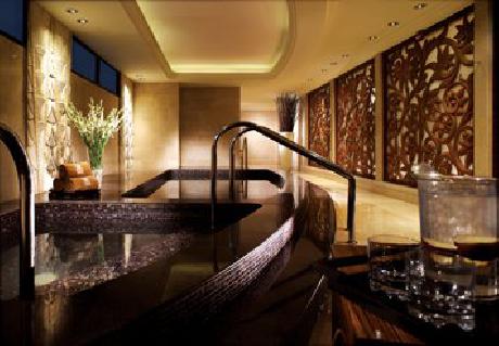 The Ritz-Carlton Jakarta, Mega Kuningan
