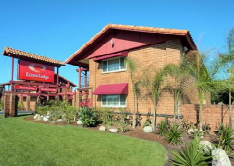Econo Lodge  Inn & Suites Near Legoland