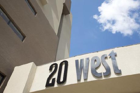 20 West Apart Hotel