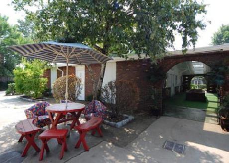 Red Carpet Inn Bay Shore