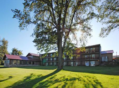 BEST WESTERN PLUS Edgewater Resort