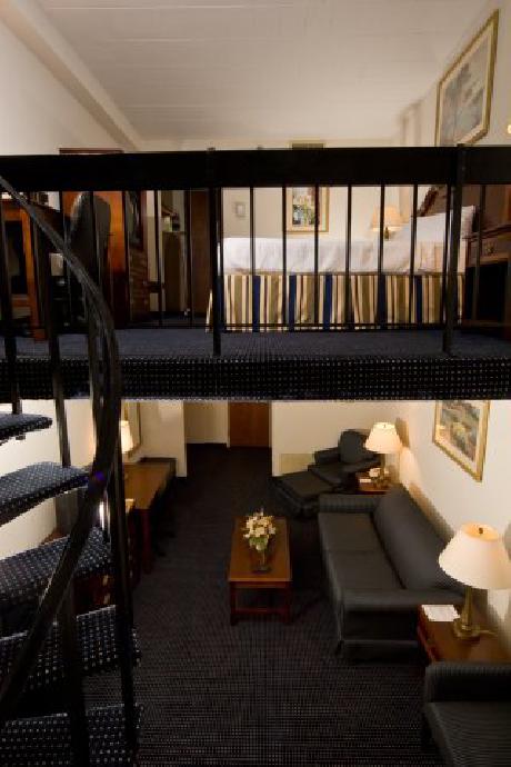 Holiday Inn HARRISBURG (PA TPK EXIT 40A)