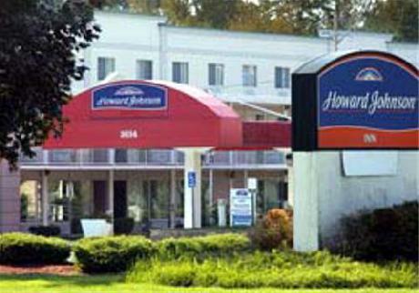 Howard Johnson Inn - Albany