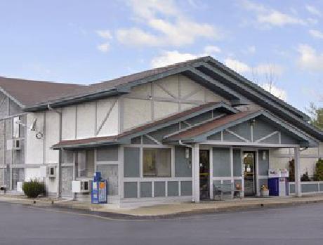 Super 8 Twinsburg/Cleveland Area